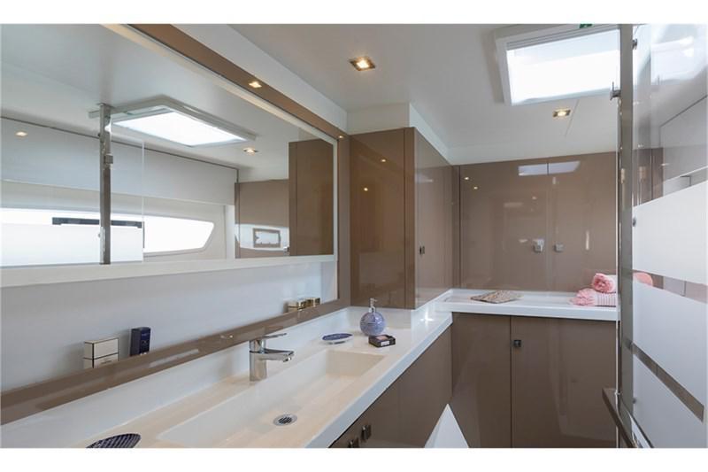 Book yachts online - False - Astrea 42 (4Cab) - Vicarello - rent