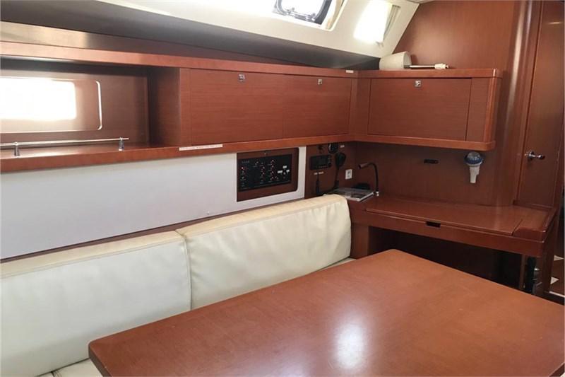 Book yachts online - False - Oceanis 45 (4Cab) - Alboran Gin Tonic (Radazul) - rent