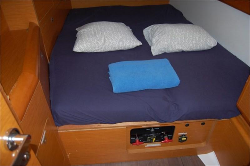Book yachts online - False - Sun Odyssey 519 (5Cab) - Alboran Champagne - rent