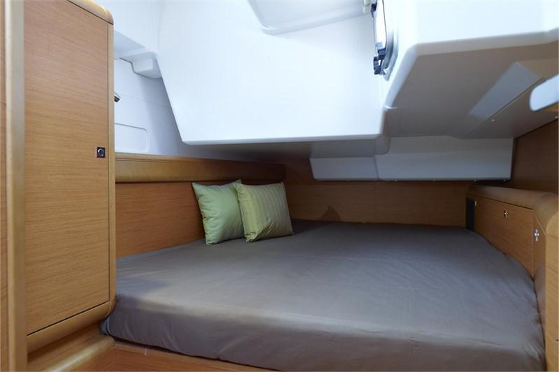 Book yachts online - False - Sun Odyssey 519 (5Cab) - Alboran Champagne (Radazul) - rent