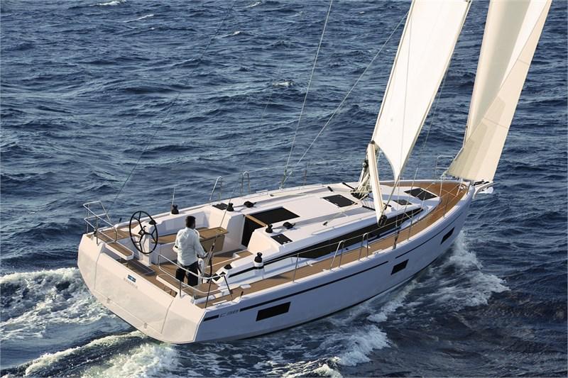 Book yachts online - False - Bavaria C38 (3Cab) - Lea - rent
