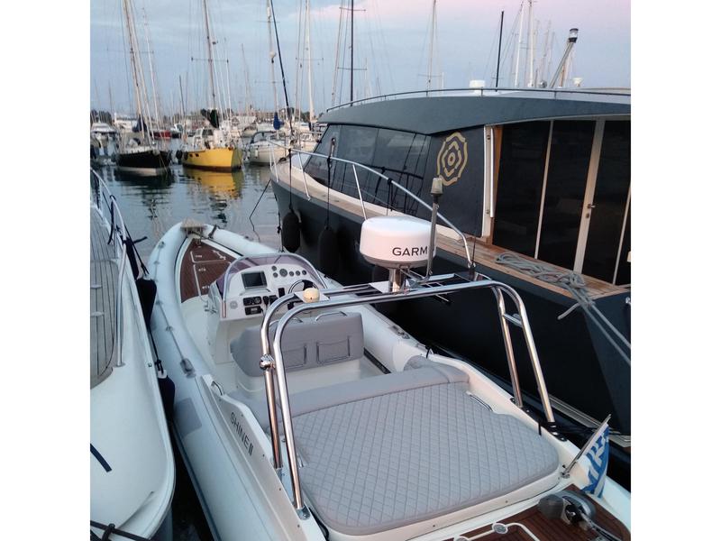 Book yachts online - motorboat - Revenger 29 rib - Shine II - rent