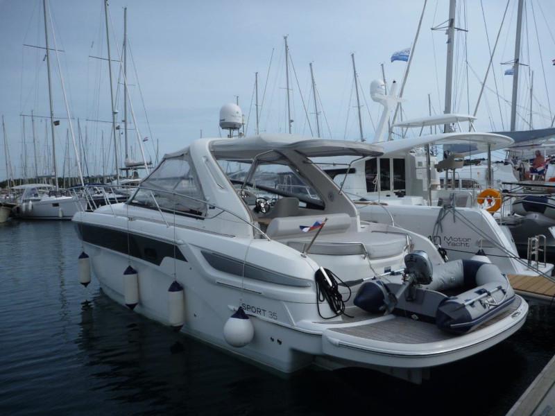 Book yachts online - motorboat - Bavaria 35 Sport - Topless - rent