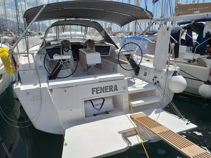Book yachts online - sailboat - Dufour 430 Grand Large - Fenera - rent
