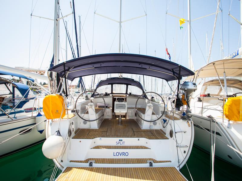 Book yachts online - sailboat - Bavaria Cruiser 46 - Lovro - rent