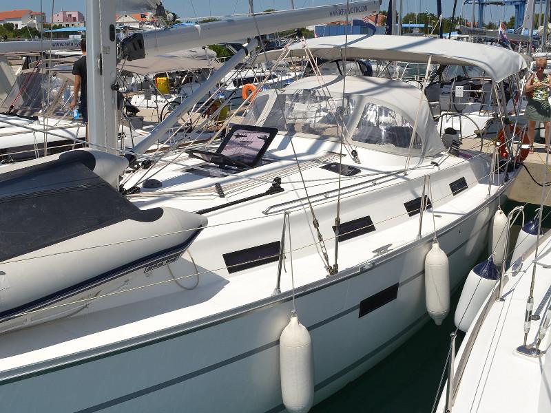 Book yachts online - sailboat - Bavaria 40 Cruiser.. - Manta - rent