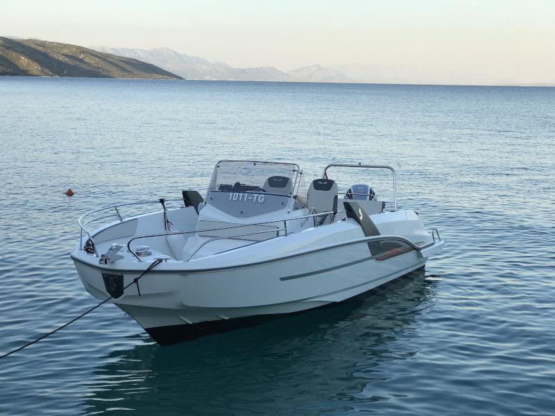Book yachts online - motorboat - Beneteau Flyer 7.7 SPACEdeck - no name - rent