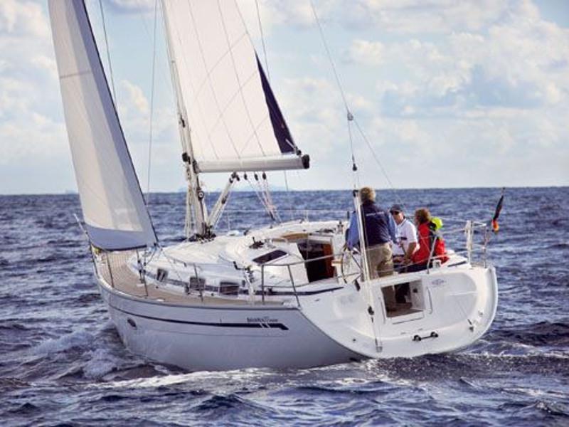 Book yachts online - sailboat - Bavaria 37 Cruiser - EC- 37B-07-CR - rent