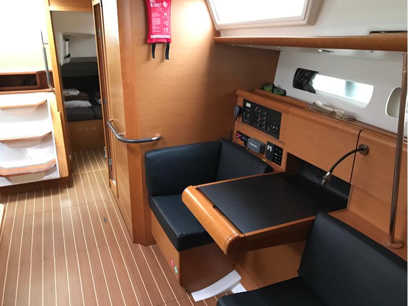 Book yachts online - sailboat - Sun Odyssey 439 - SO439 - rent