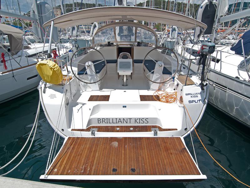 Book yachts online - sailboat - Bavaria Cruiser 46 - Brilliant Kiss - rent