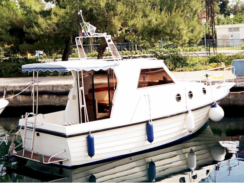 Book yachts online - motorboat - Adria 28 Luxus - Ana - rent