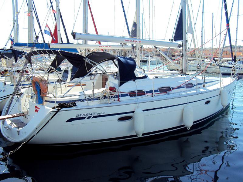 Book yachts online - sailboat - Bavaria 39 Cruiser - RO-LU - rent