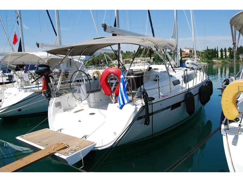 Book yachts online - sailboat - Bavaria Cruiser 37 - Anemos - rent