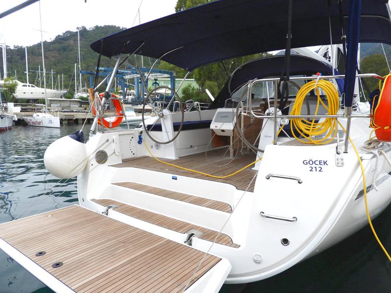 Book yachts online - sailboat - Bavaria Cruiser 51 - Nanna - rent