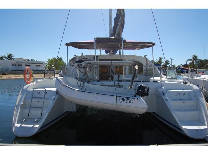 Book yachts online - catamaran - Lagoon 410 - Sofia Cuba - rent