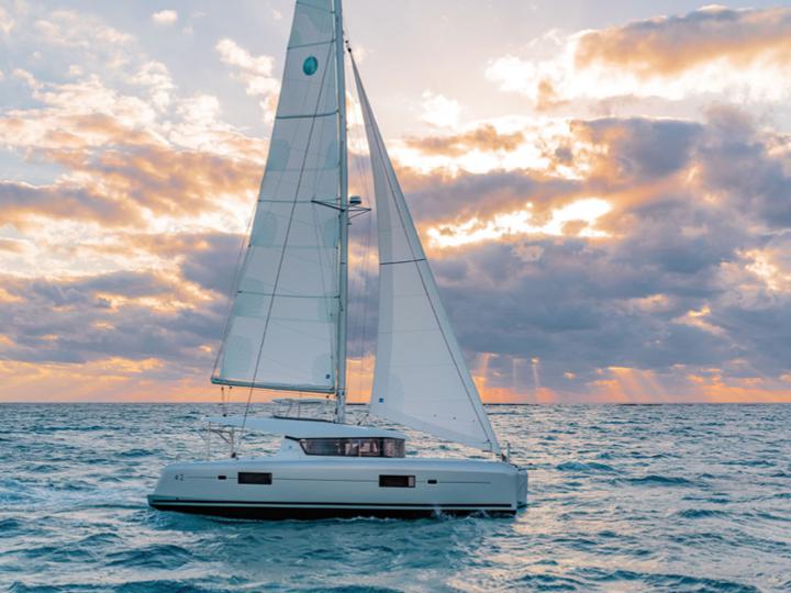 Book yachts online - catamaran - Lagoon 42 - Alpha Tauri - rent