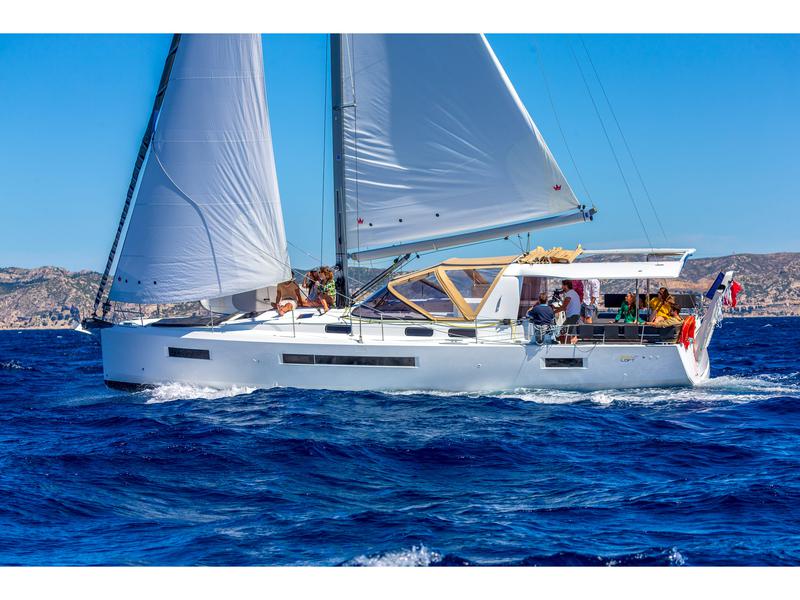 Book yachts online - sailboat - Sun Loft 47 - DISCOVERY BLUE - rent