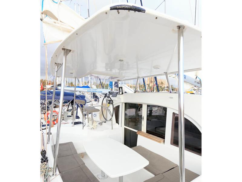 Book yachts online - catamaran - Lagoon 380 - Ilusion - rent