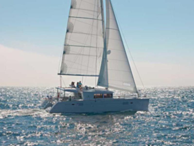 Book yachts online - catamaran - Lagoon 450 Flybridge - Corossol - rent