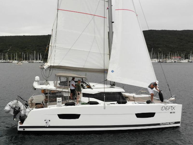Book yachts online - catamaran - Lucia 40 - 3 cab - Idefix - rent