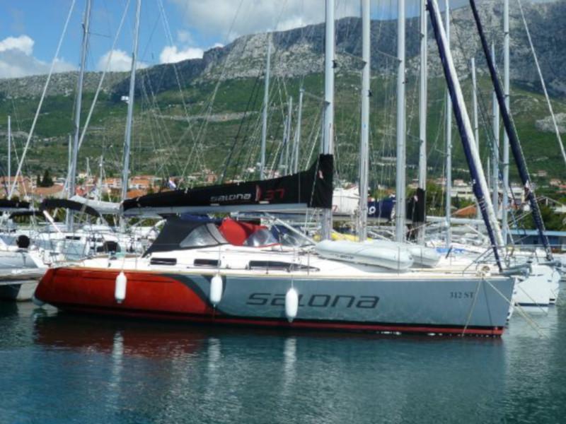 Book yachts online - sailboat - Salona 37 - Red Zeppelin - rent