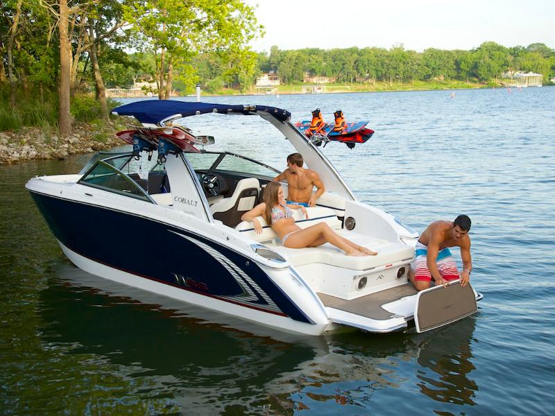 Book yachts online - motorboat - Cobalt R3 - Lindy - rent