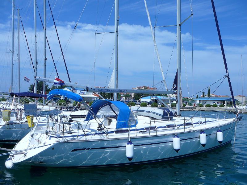 Book yachts online - sailboat - Bavaria 44 - Griffin - rent