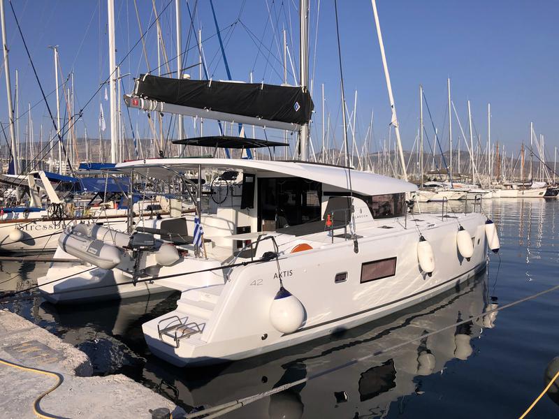 Book yachts online - catamaran - Lagoon 42 - AKTIS (air condition, generator, watermaker) - rent