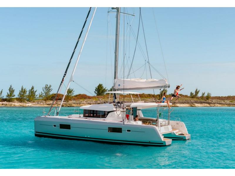Book yachts online - catamaran - Lagoon 42 - Etoile - rent