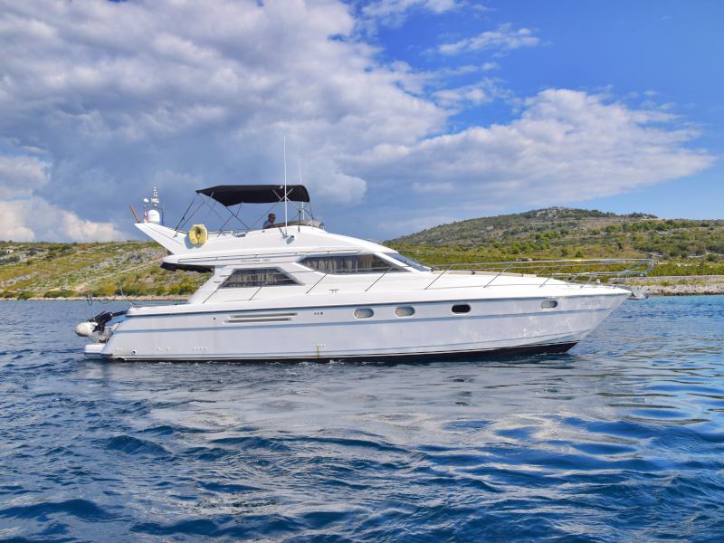 Book yachts online - motorboat - Princess 480 - Carpe Diem  - rent