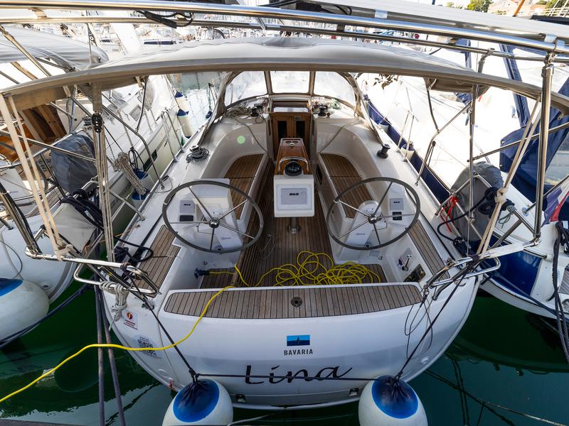 Book yachts online - sailboat - Bavaria Cruiser 34 Style - Lina - rent
