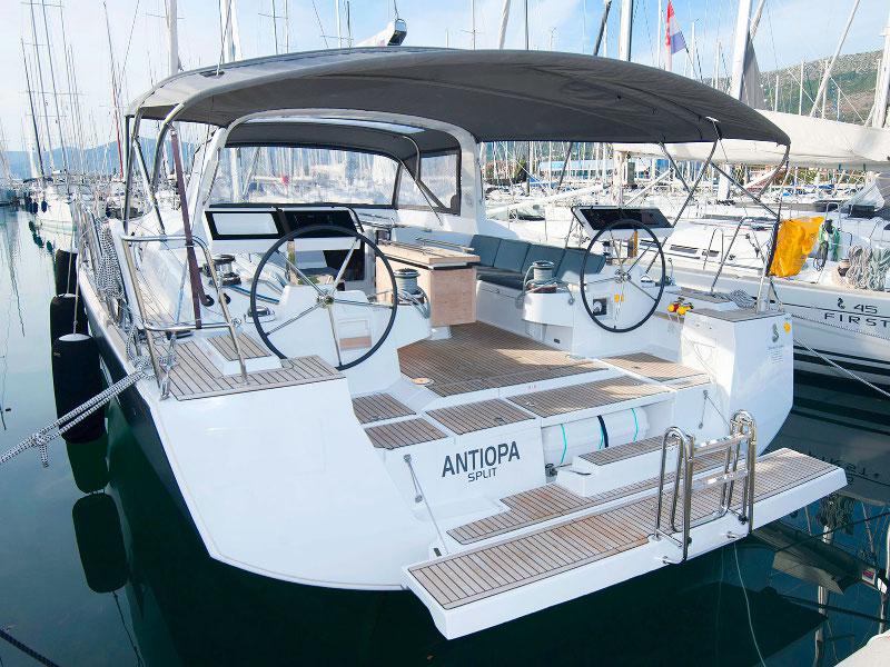 Book yachts online - sailboat - Beneteau Oceanis 55 - ANTIOPA - rent