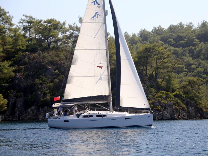 Book yachts online - sailboat - Hanse 385 - Ariel - rent