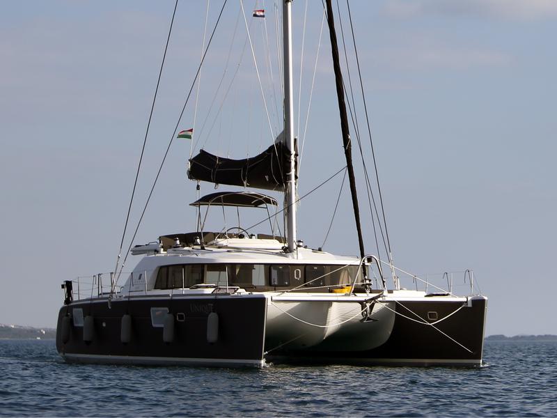 Book yachts online - catamaran - Lagoon 440 - UNIQUE - rent