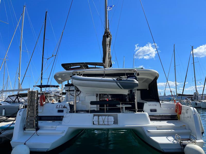 Book yachts online - catamaran - Lagoon 42 - Zoe - rent