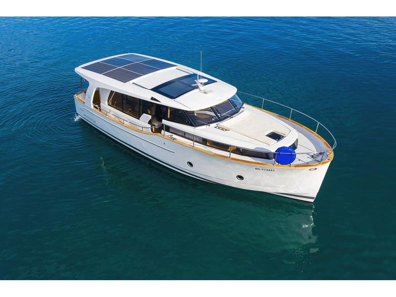 Book yachts online - motorboat - Greenline 40 - Astoria - rent