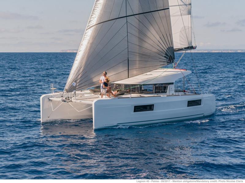 Book yachts online - catamaran - Lagoon 40 - Destiny - rent
