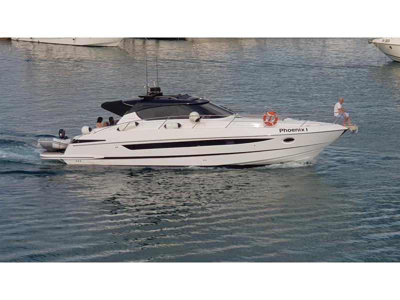 Book yachts online - motorboat - Focus Power 44 Hard Top - PHOENIX I - rent