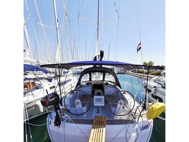 Book yachts online - sailboat - Bavaria Cruiser 37 - Lahor - rent