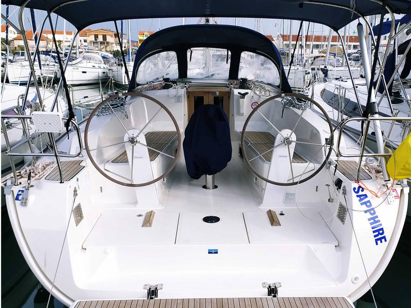 Book yachts online - sailboat - Bavaria Cruiser 41 - Sapphire - rent