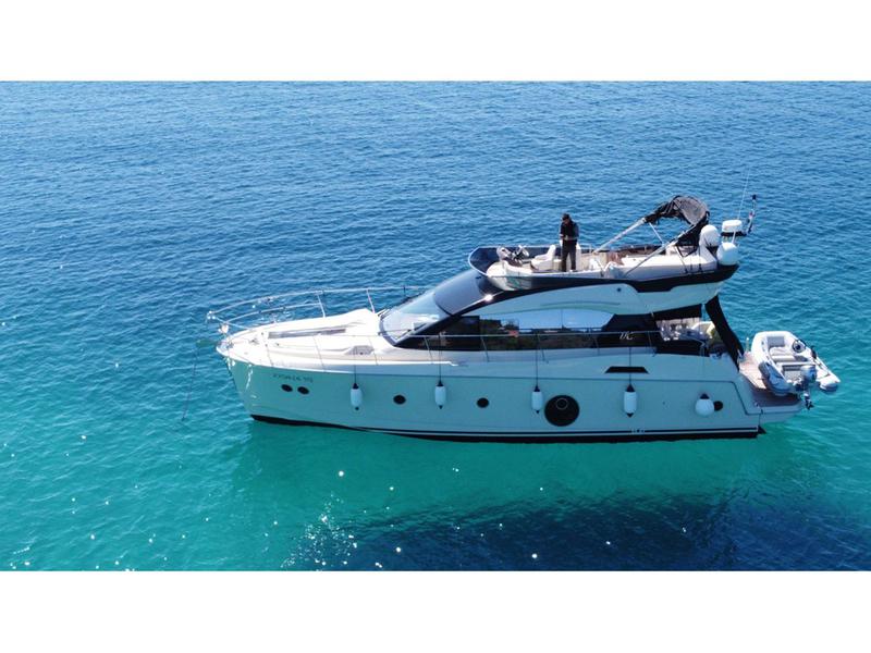 Book yachts online - motorboat - Monte Carlo 5 - Sundowner - rent