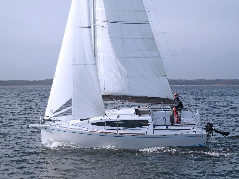Book yachts online - sailboat - Maxus 26 Prestige + 8/1 - Milos - rent