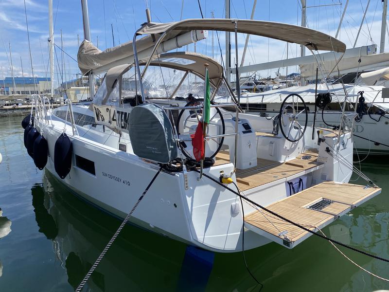 Book yachts online - sailboat - Sun Odyssey 410 - Bella - rent