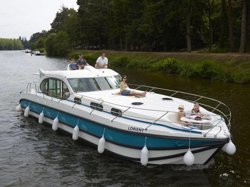 Book yachts online - motorboat - Estivale Sixto Prestige C - NIDERVILLER  FR - rent