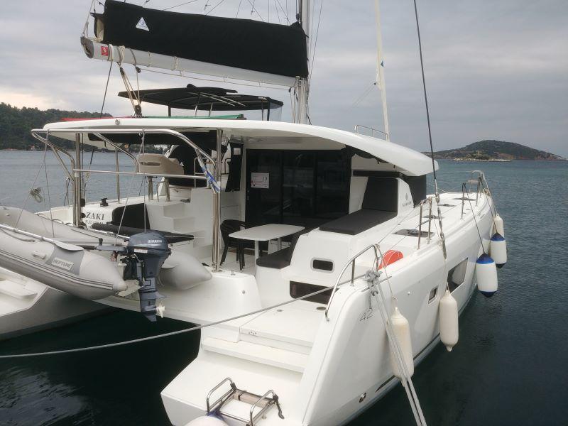 Book yachts online - catamaran - Lagoon 42 (A/C, Watermaker, Gen) - ZAKI - rent
