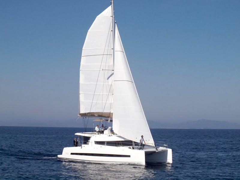 Book yachts online - catamaran - Bali 4.3 - Linda - rent