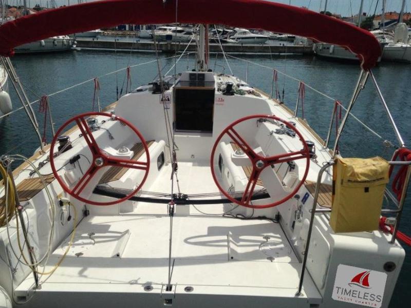 Book yachts online - sailboat - Elan 350 - PAPA - rent