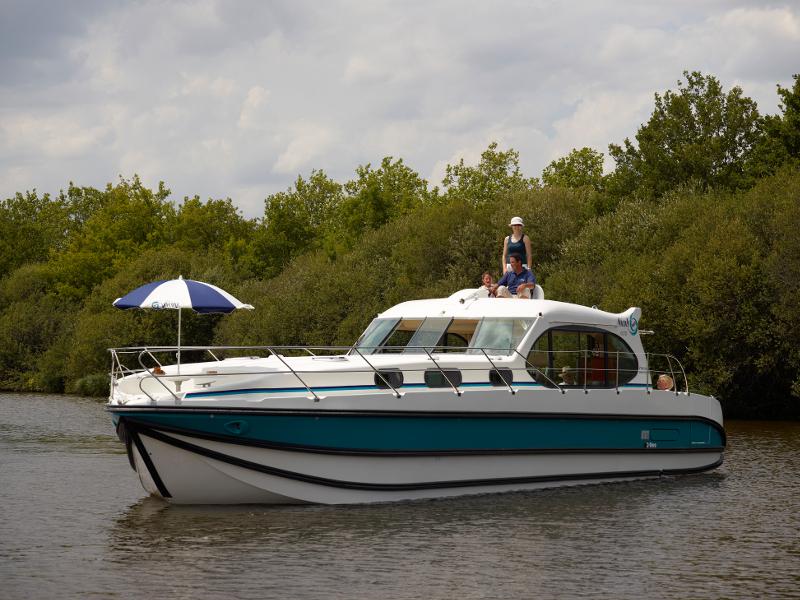 Book yachts online - motorboat - Estivale Octo - TARA  - rent
