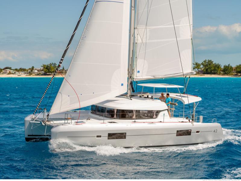 Book yachts online - catamaran - Lagoon 42 - Nacatuli - Comfort line - rent