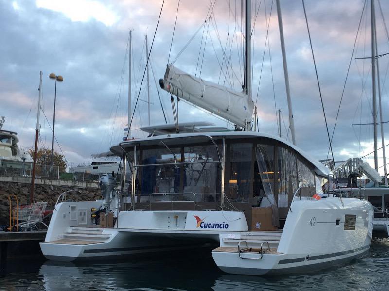 Book yachts online - catamaran - Lagoon 42 - Cucuncio - Comfort line - rent